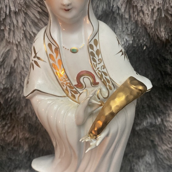 Elegant Porcelain Figurine with Gold Accents - Picture 6 of 16